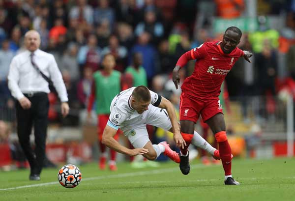 Liverpool dẫn đầu Ngoại hạng Anh sau chiến thắng thứ 2 liên tiếp