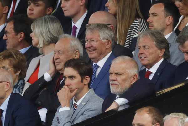 Dàn khách VIP chiêm ngưỡng màn tái xuất của Ronaldo