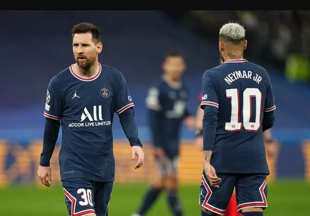 Messi, Neymar bị CĐV PSG la ó dữ dội