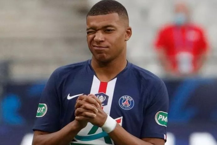 MU tiễn 10 cầu thủ, Mbappe gây hỗn loạn
