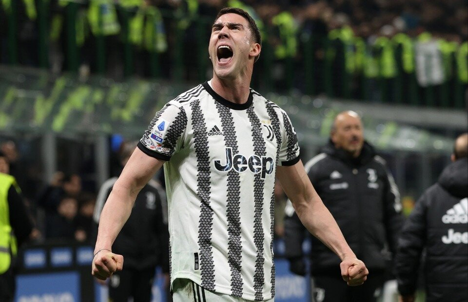 Real Madrid nhắm hai tiền đạo 'khủng' thay Benzema