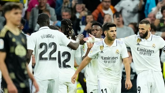 Real Madrid thắng dễ gây sức ép lên Barca trước đại chiến Atletico