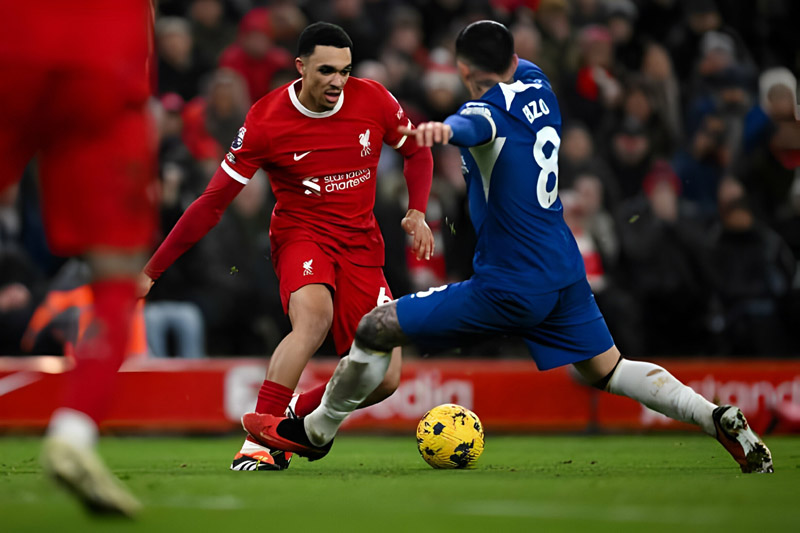 Liverpool đại thắng Chelsea, Man City lại vượt Arsenal