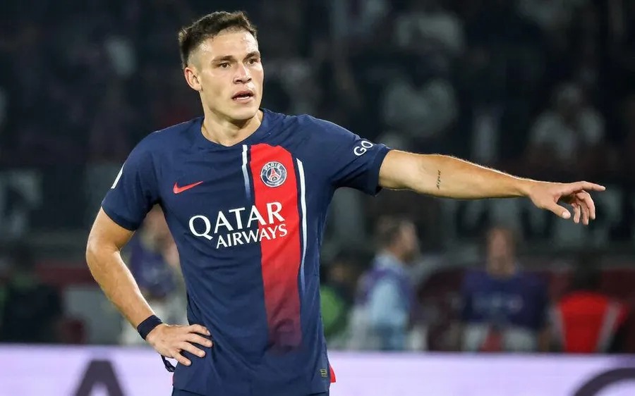 PSG bán rẻ ngôi sao cho Manchester United