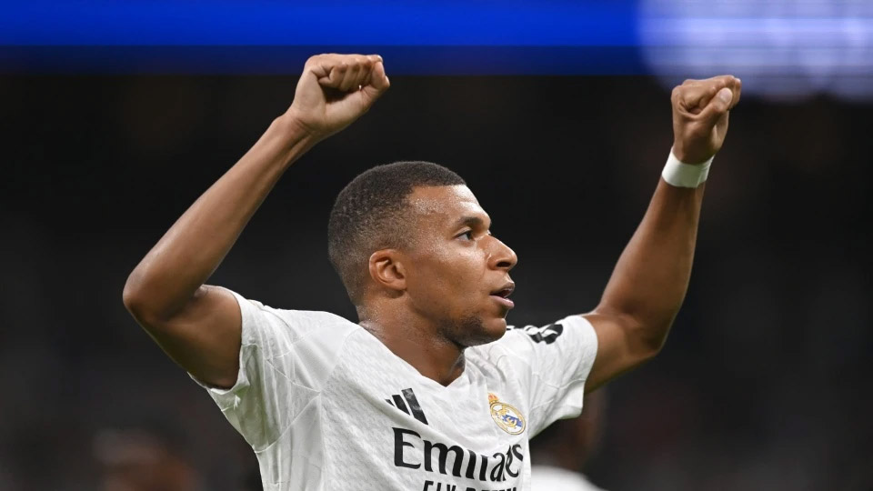 Mbappe không ngại áp lực từ Ronaldo