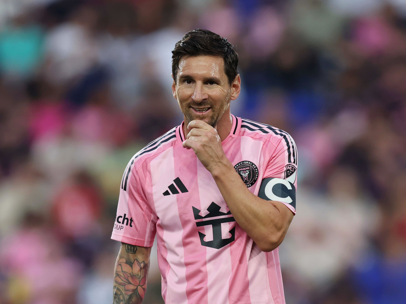 Lionel Messi đối diện nguy cơ treo giò vì... từ chối hội ngộ Sergio Ramos