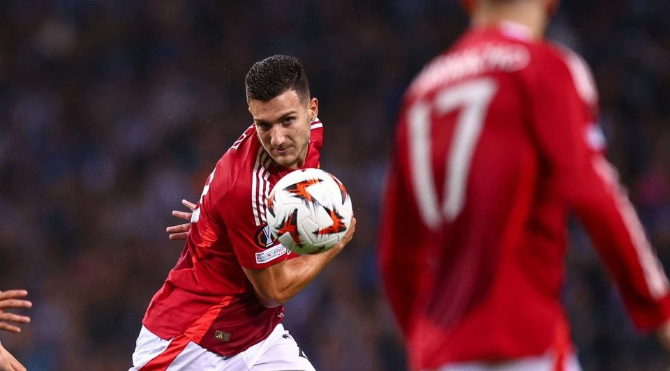 MU đón tin dữ trước đại chiến Man City