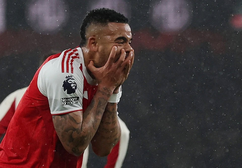 Arsenal, Liverpool khiến CĐV phẫn nộ