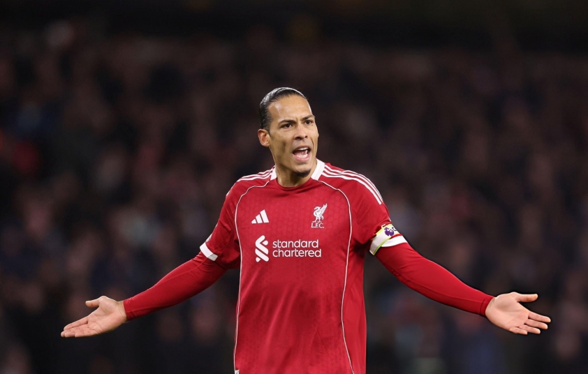 Liverpool thua sốc đội bét bảng