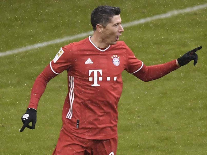 Tin mới nhất bóng đá sáng 18/1: Lewandowski phá kỷ lục của "Vua dội bom"