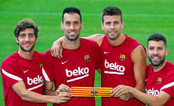 Barca công bố bộ tứ đội trưởng mới